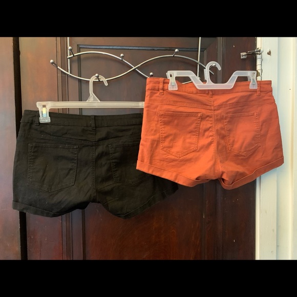 Bundle of H&M Short Shorts - Picture 2 of 3